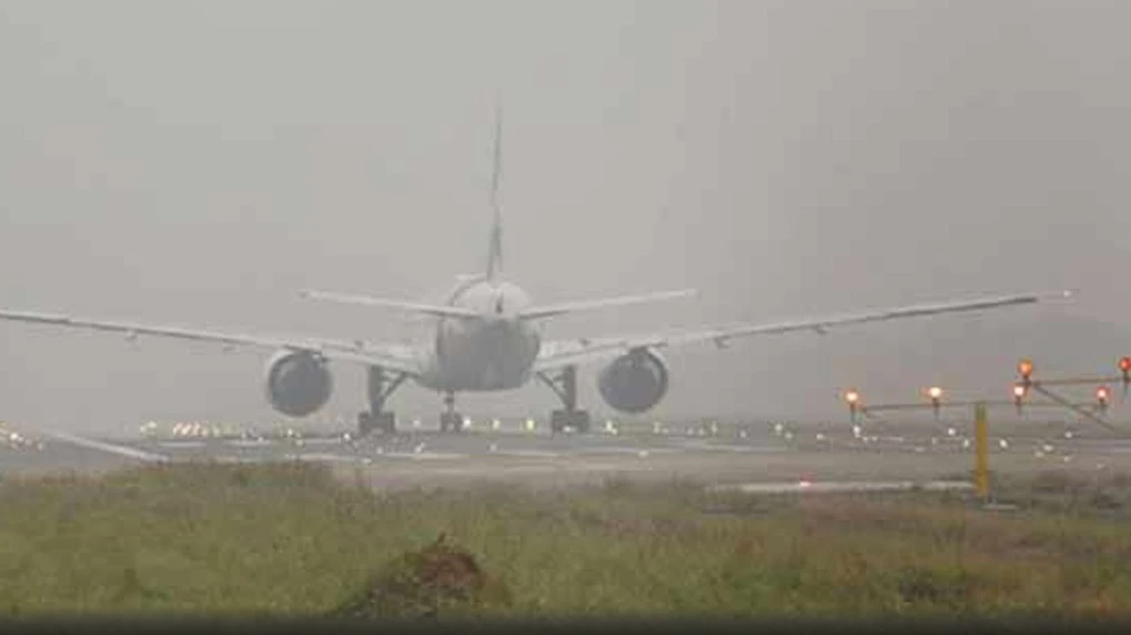 ঘন কুয়াশায় বিমান, নৌ ও সড়ক যোগাযোগ ব্যাহত হওয়ার শঙ্কা